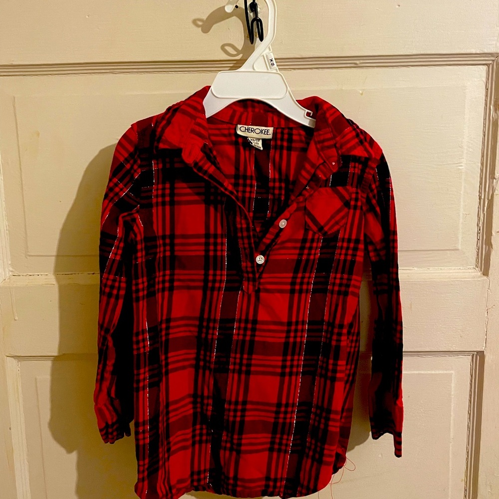 Gently used Christmas shirt. Perfect for the winter season